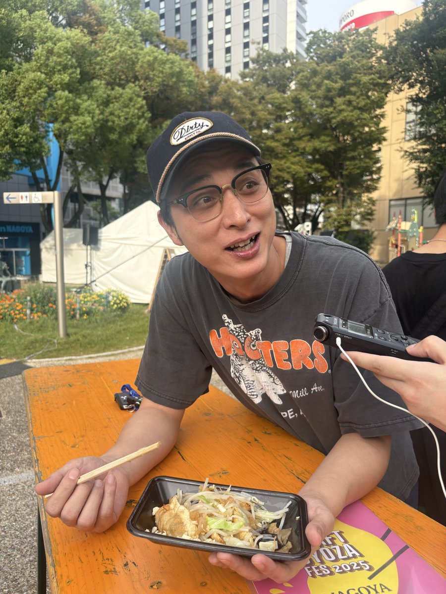TokaiRadioEvent's tweet image. 大前さんが“クラフト餃子フェスNAGOYA2025“に来てくださいました‼️🥟
今週金曜日のOH! MY CHANNEL!で放送予定です📻🎶
お楽しみに~~~‼️❤️🔥
#おおまえチャン #TOKAIRADIO