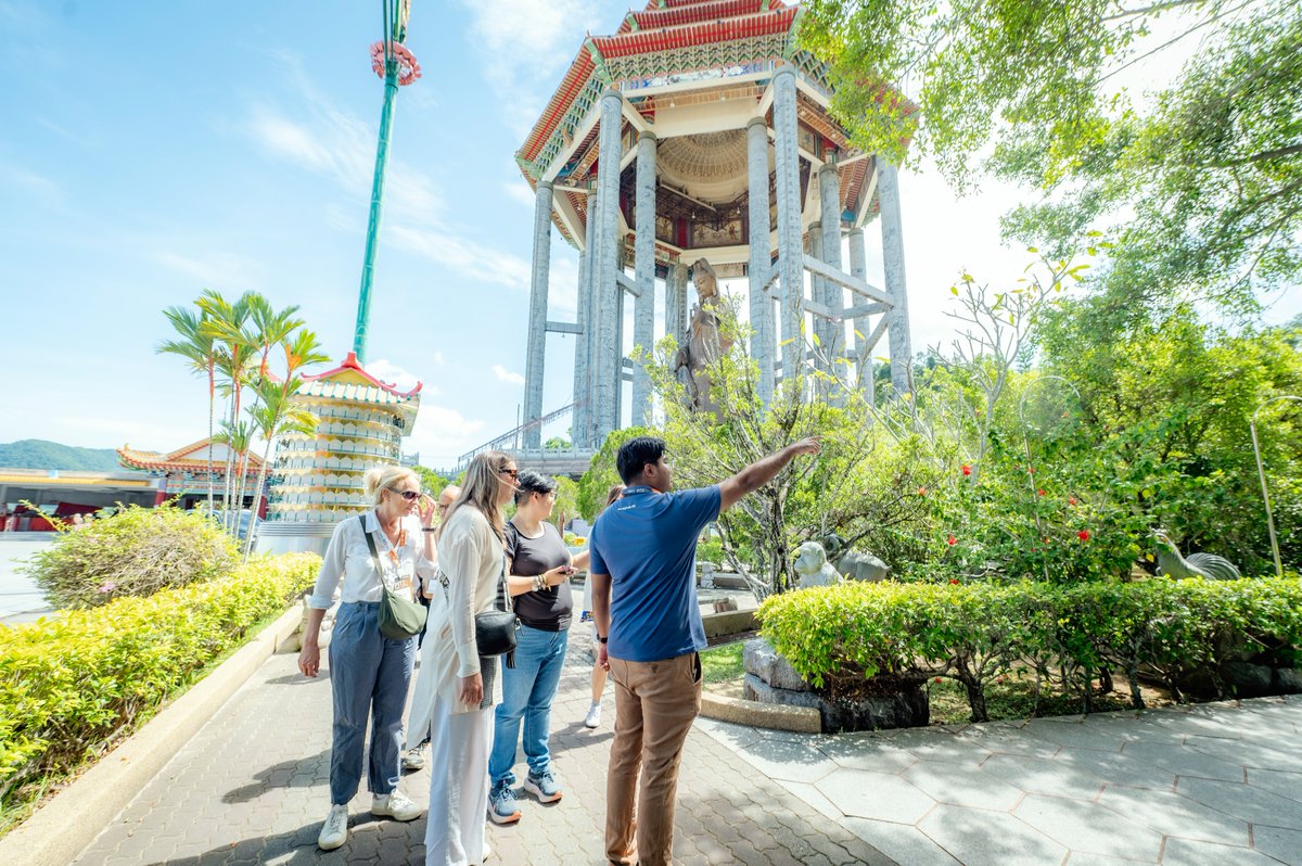 PCEB_MY's tweet photo. The media familiarisation trip then continued to Kek Lok Si Temple, one of Penang’s most iconic landmarks. The delegates explored the magnificent temple grounds, admired the intricate architecture, and enjoyed the serene atmosphere that surrounds this historic site. #PCEB https://t.co/n3w0EyGyKe