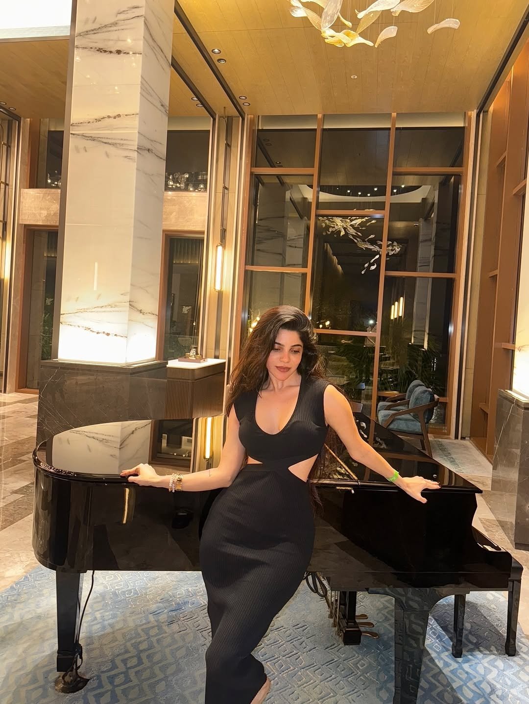 G2uL6NnWQAAj9f5?format=jpg&name=large