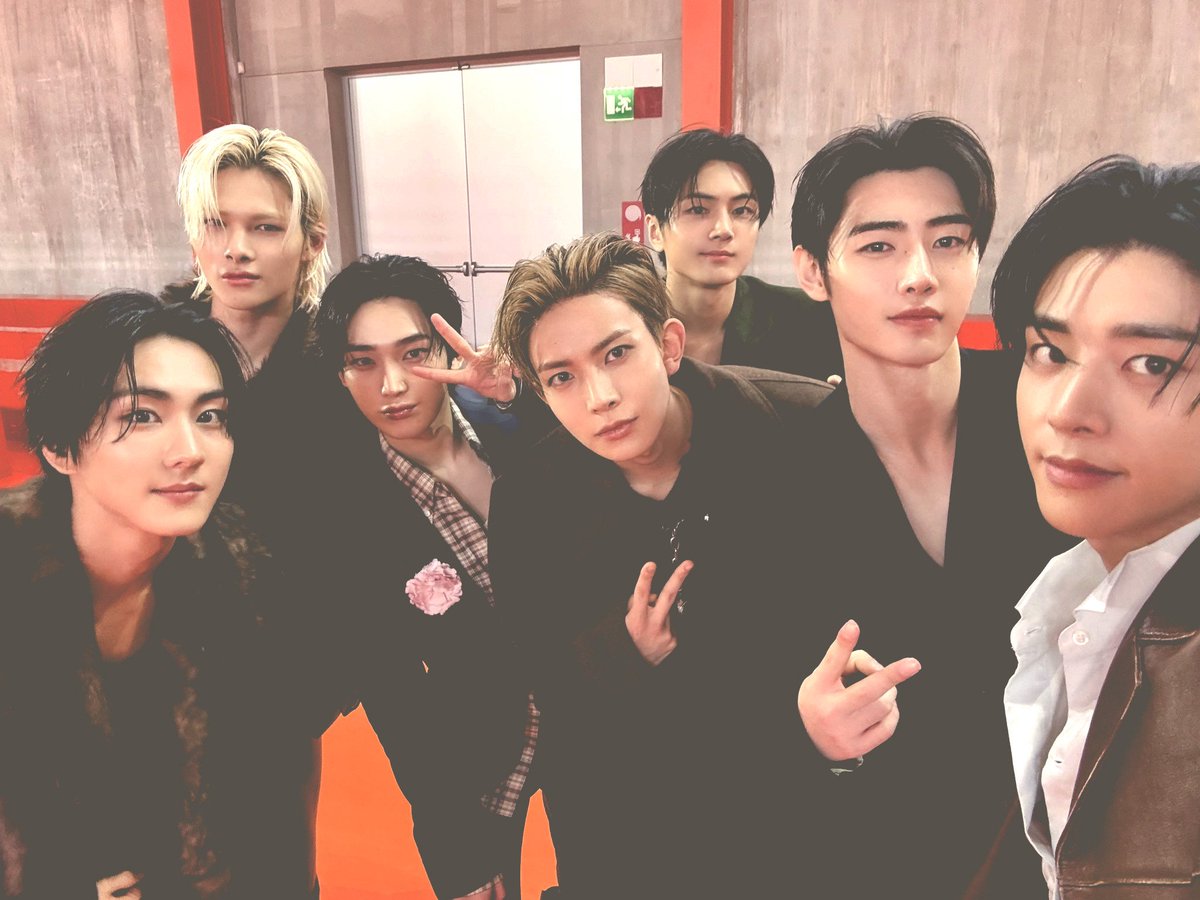 ️️ ️️️️️️엄 tweet media