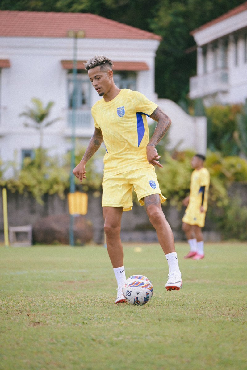NoahWail's tweet image. Let’s get it 💛💙 #NS7 #keralablasters #supercup
