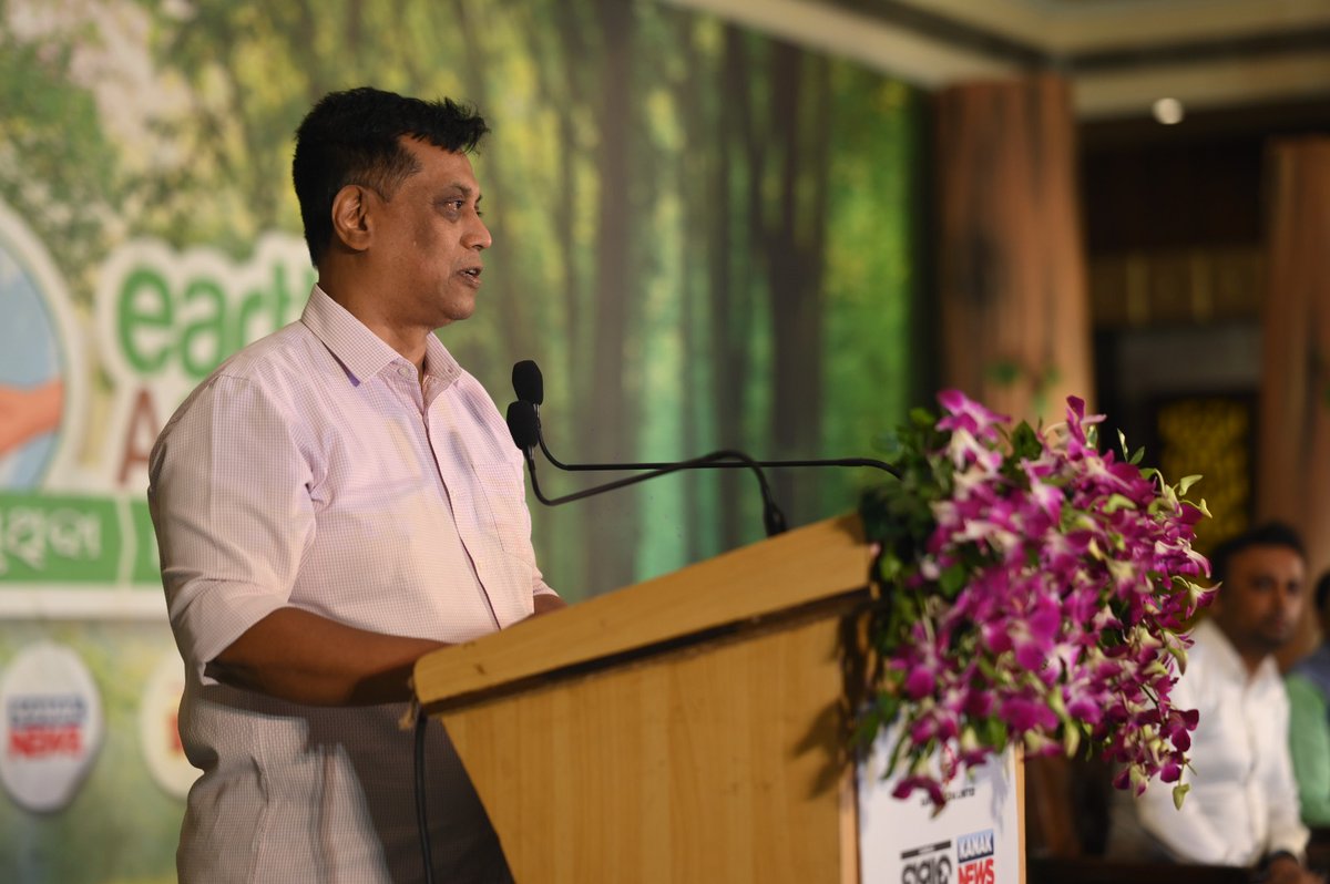 Session 2 spotlighted sustainable mining and responsible resource use, speakers stressed greener operations, electric mobility in mining zones, and policies rooted in ethics, because Earth is what we’ve borrowed from our future. 💚#EarthAgain2025 #SustainableMining