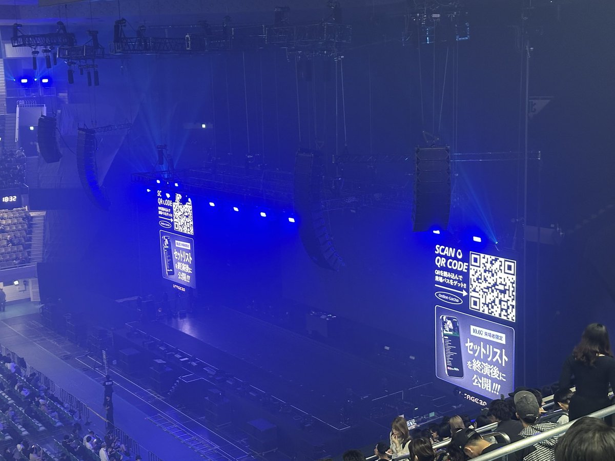 usa_16mi's tweet photo. OzWorld日本武道館⸜❤︎⸝
Awitchがゲストで来るからAWitch目的で行ったけどおず良すぎた🥹
LEXとかJP THE WAVEも見れて聞けて最高でした✌️
グッズ服売り切れだったのがショックすぎた😱
#OzWorld #日本武道館 #Awitch https://t.co/uuITuqa9WJ
