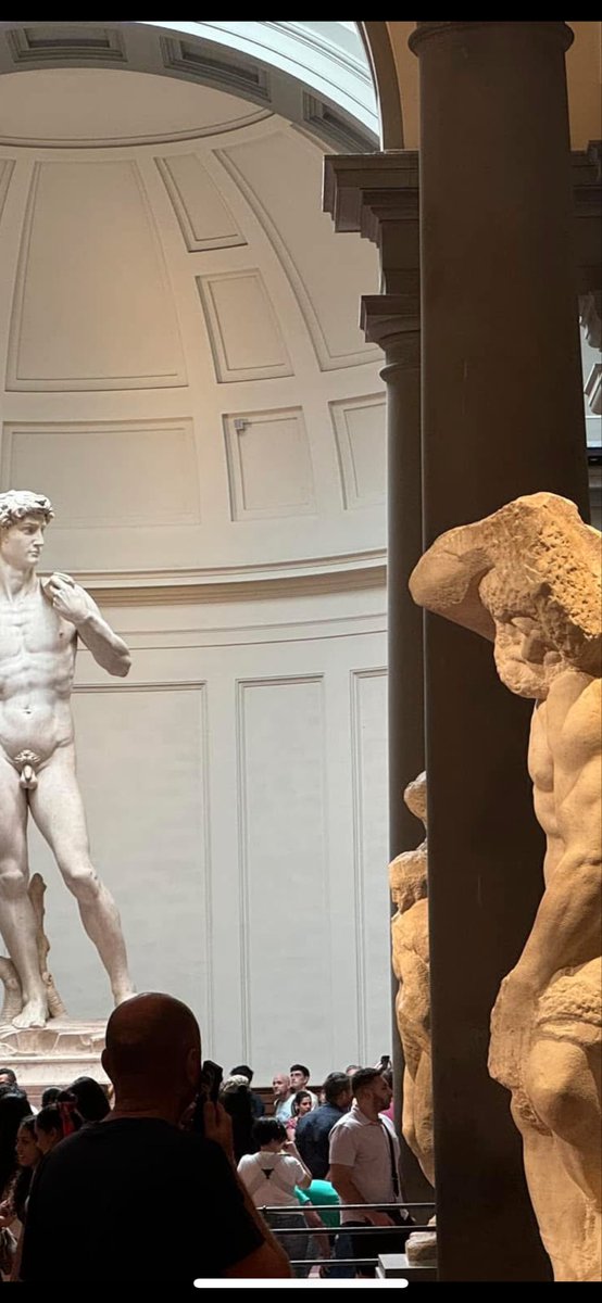 PaoloFilippin12's tweet image. Raro che vi chieda una mano a raggiungere più persone toscane possibili. La #Toscana vota! 
Vota #antifascista
Siamo uniti,Siamo tutti #partiGiani. 

E chi non vota è un fascio maremma maiala . 

La bellezza è roba nostra. 

Votate FAVE.