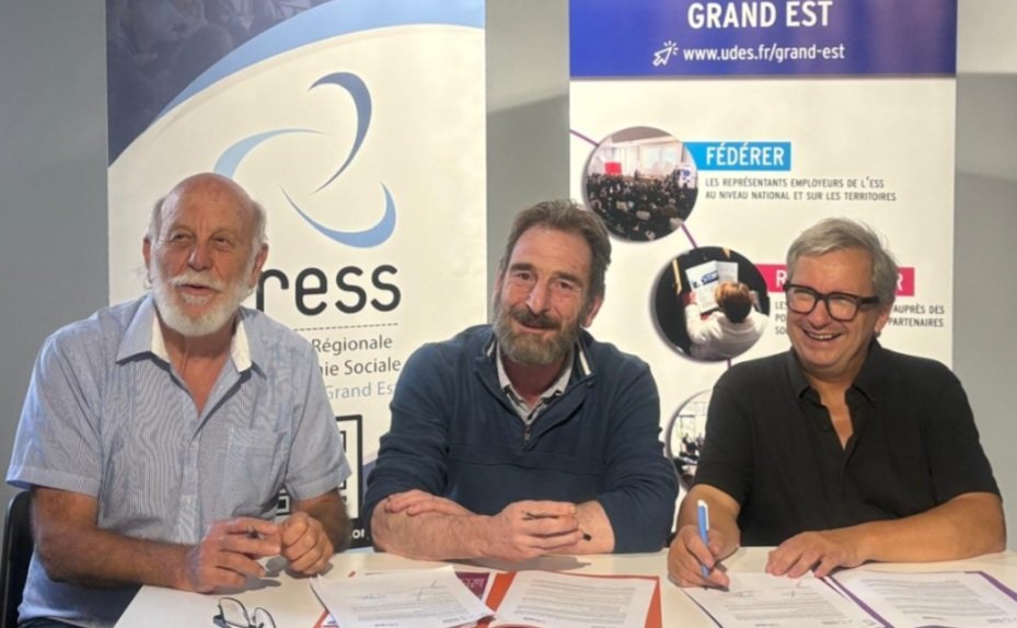 's tweet image. [#Ess - Resserrer] LeJournaldesEntreprises.com : La @Cress_GrandEst et l’UDES.fr resserrent leurs #liens au profit de l'#Ess ➡️ share.google/FEpp5D0NqTul87… cc @David_Cluzeau @HuguesPollastro @ESS_France @regiongrandest ⤵️