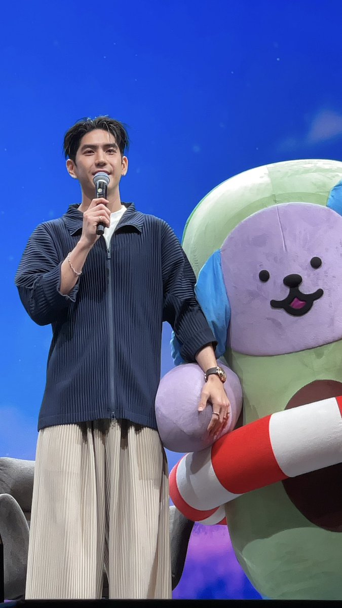 หนุมากับป๊าซีจั้บ 🩵

JS DREAMSCAPE PRESSTOUR
#JimmySeaFanconLIVE