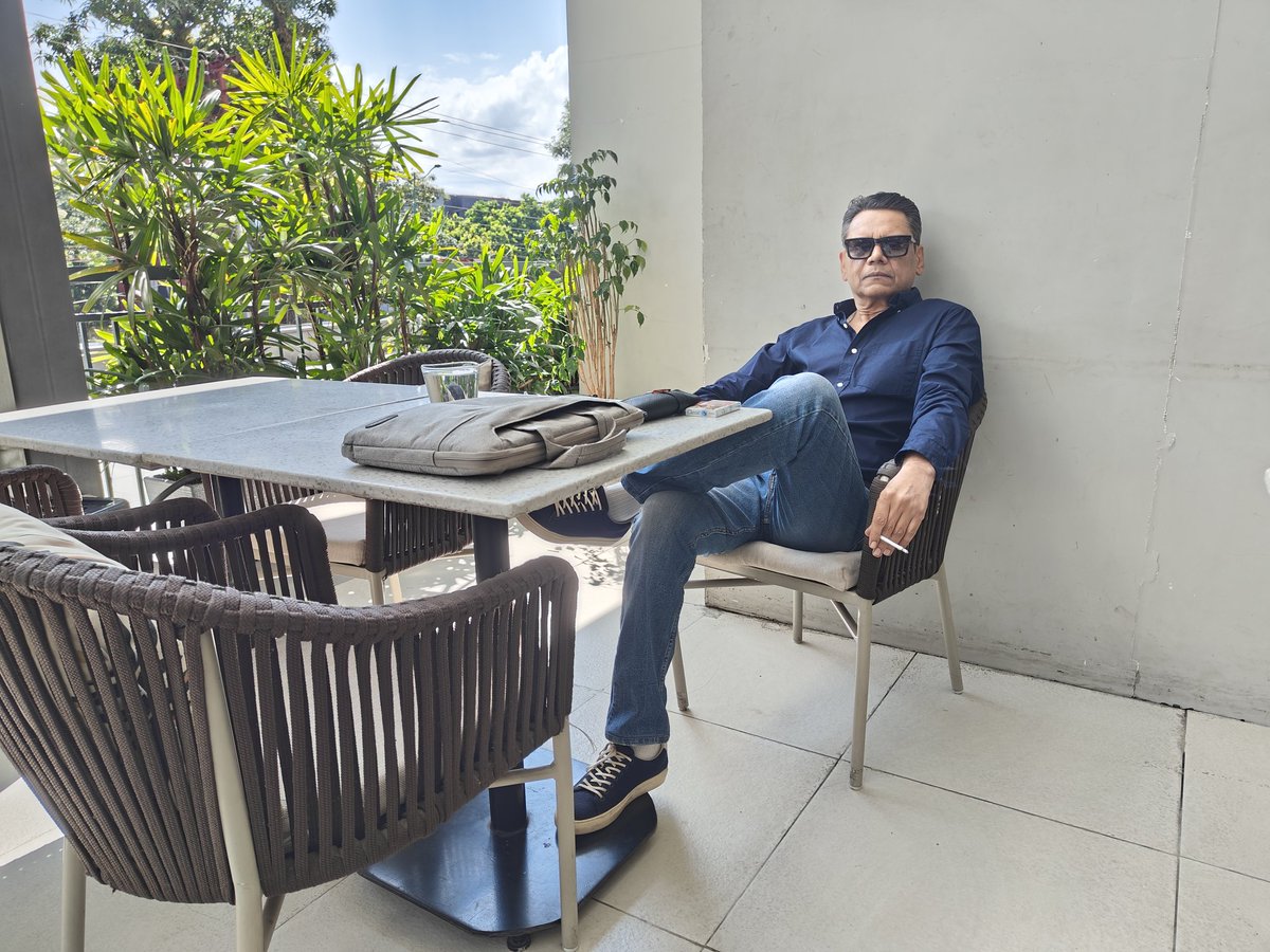 vikkichoudhry's tweet image. #workmode