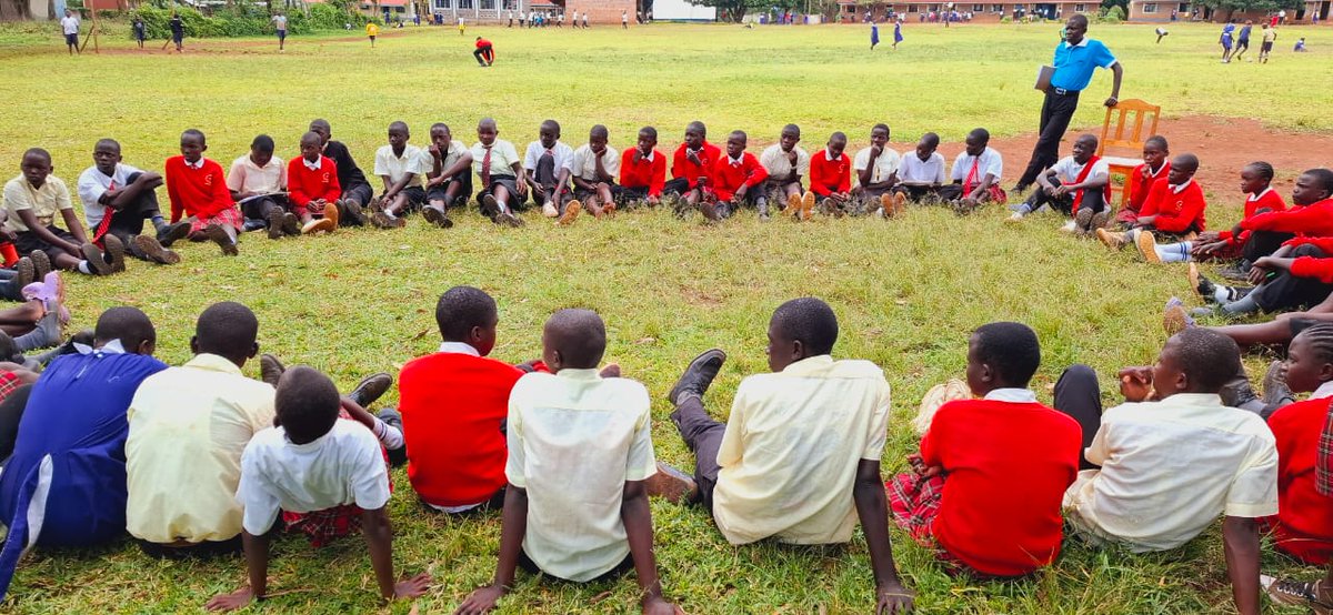 Outdoor learning rocks! Fresh air + sharp minds = win for kids &amp; teachers. Let's get our classrooms outside!  #OutdoorLearning #Education