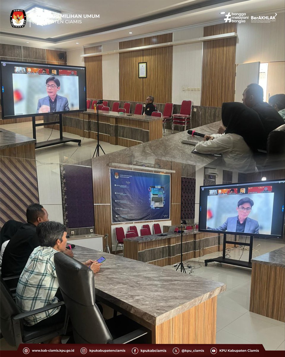kpu_ciamis's tweet image. #TemanPemilih

*📢 KPU Kabupaten Ciamis Hadir dalam PARMAS INSIGHT #Chapter1!*

Hari ini, KPU Kabupaten Ciamis turut hadir secara virtual dalam kegiatan PARMAS INSIGHT #Chapter 1 yang mengangkat tema:
&quot;Faktor Pendorong dan Penghambat Partisipasi Pemilih&quot; 🗳️