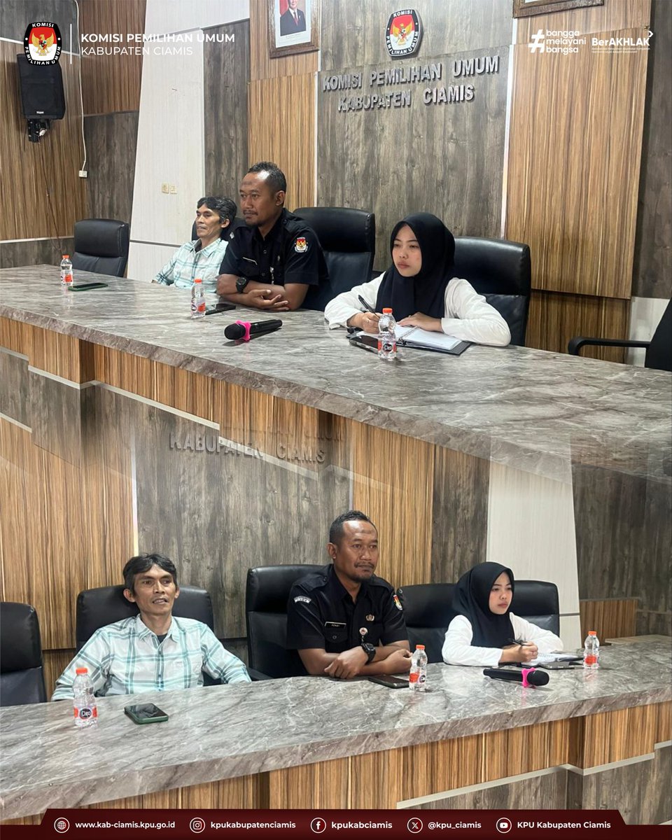 kpu_ciamis's tweet image. #TemanPemilih

*📢 KPU Kabupaten Ciamis Hadir dalam PARMAS INSIGHT #Chapter1!*

Hari ini, KPU Kabupaten Ciamis turut hadir secara virtual dalam kegiatan PARMAS INSIGHT #Chapter 1 yang mengangkat tema:
&quot;Faktor Pendorong dan Penghambat Partisipasi Pemilih&quot; 🗳️