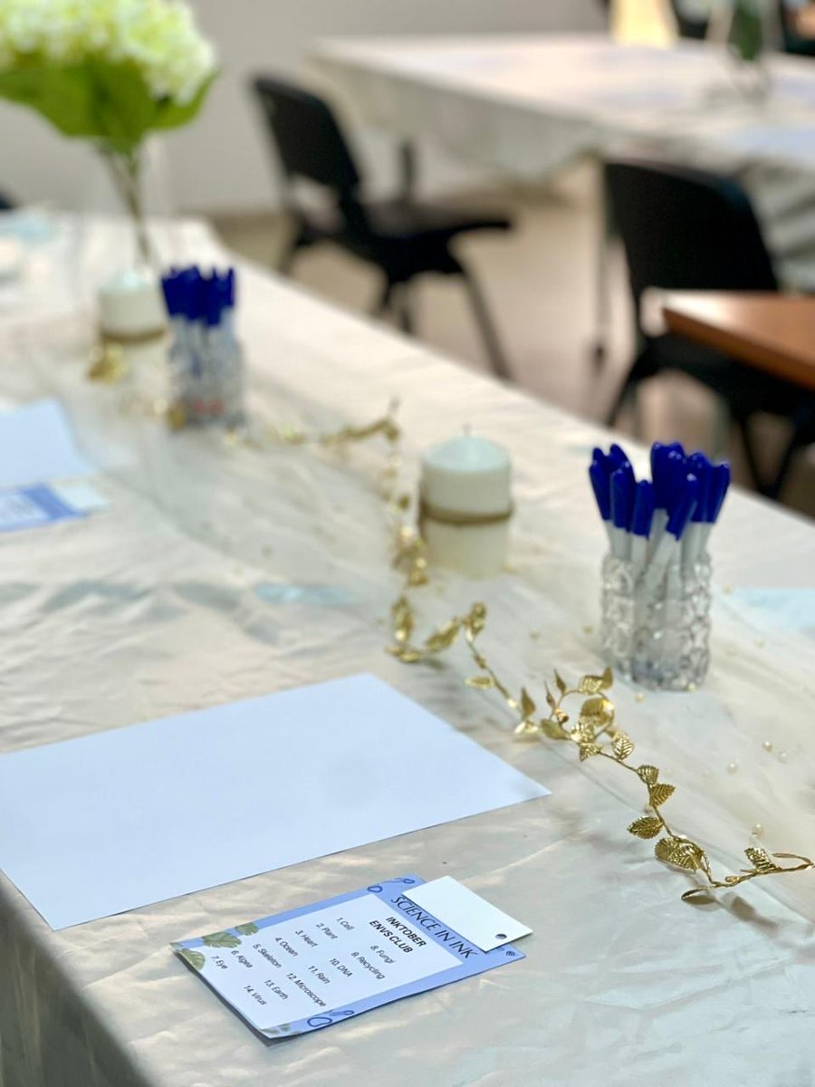 في أجواء مليئة بالإبداع والهدوء، أطلق نادي العلوم البيئية جلسة الرسم بعنوان “أنكتوبر”، لتكون مساحة حرة لأعضائه للتعبير عن أنفسهم بالرسم والاستمتاع بالفن والخيال.
شكرًا لكل من شارك وترك بصمته الفنية الجميلة 💙
#نادي_العلوم_البيئية #جامعة_الإمام_عبدالرحمن_بن_فيصل #جلسة_رسم #اكتوبر