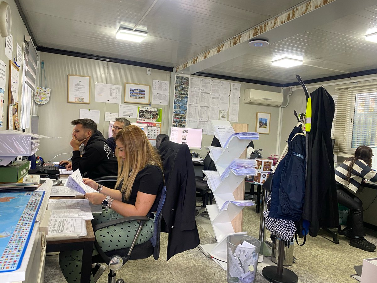 Buenos diasssssss🌤️
Pues otro día más en la oficina…..😉 nuevas caras,no tan nuevas,jajaja….pero aquí estamos para ayudarte en lo que necesites 👏🏻
#oficina#cualquierdudaaquiestamos#llamanos#
#tugestorderesiduos#tugestormedioambiental#
#MRB#RP#RECIAM#♻️♻️