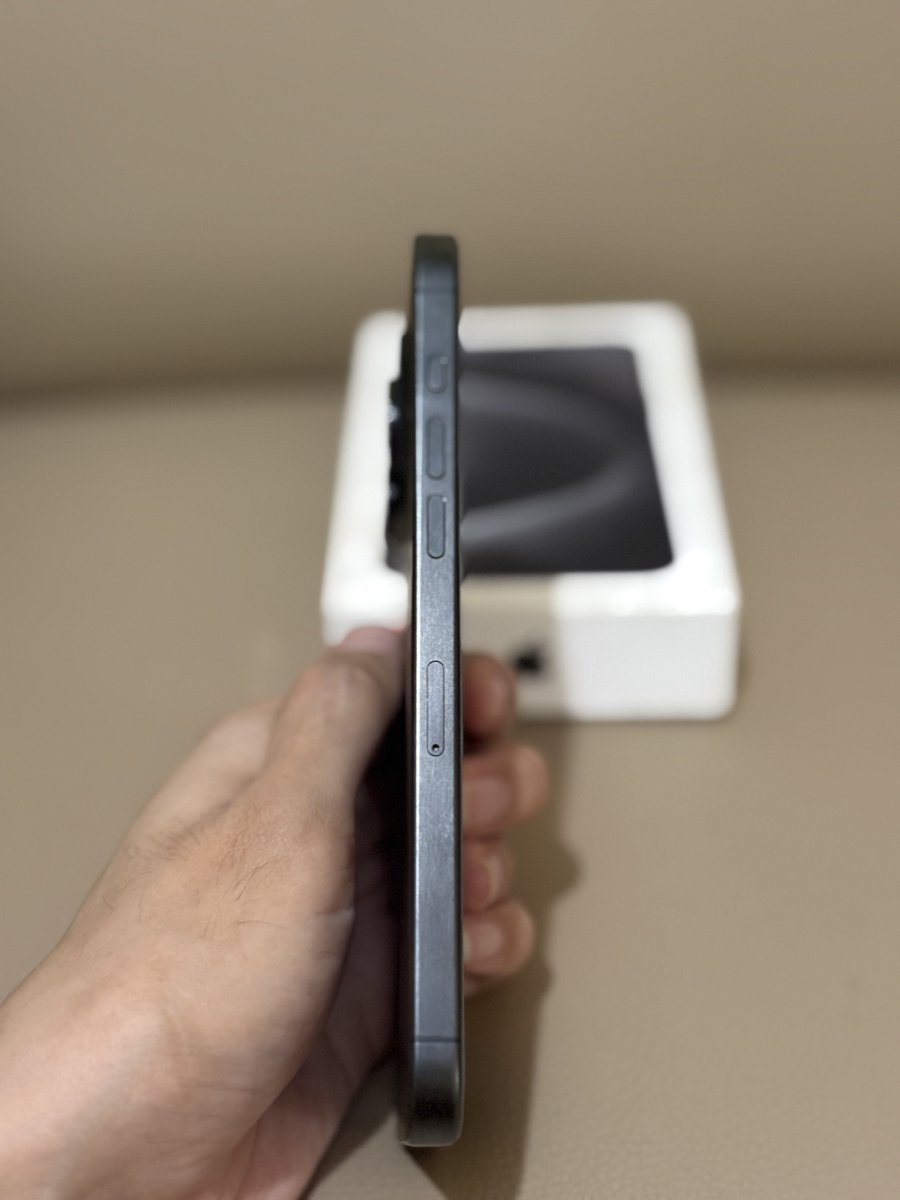 yogienwar's tweet image. WTS/Jual iPhone 15 Pro Max 256 Garansi iBox on sampe Nov 2025
Fullset bawaan original
No minus
Ori semua ga pernah servis
Body like new pisan
BH 90% on going
Rp 16.500.000
📍Bekasi/Jkt
Ijin om @bhaguz_403 @MulkyIcal @excelfangs