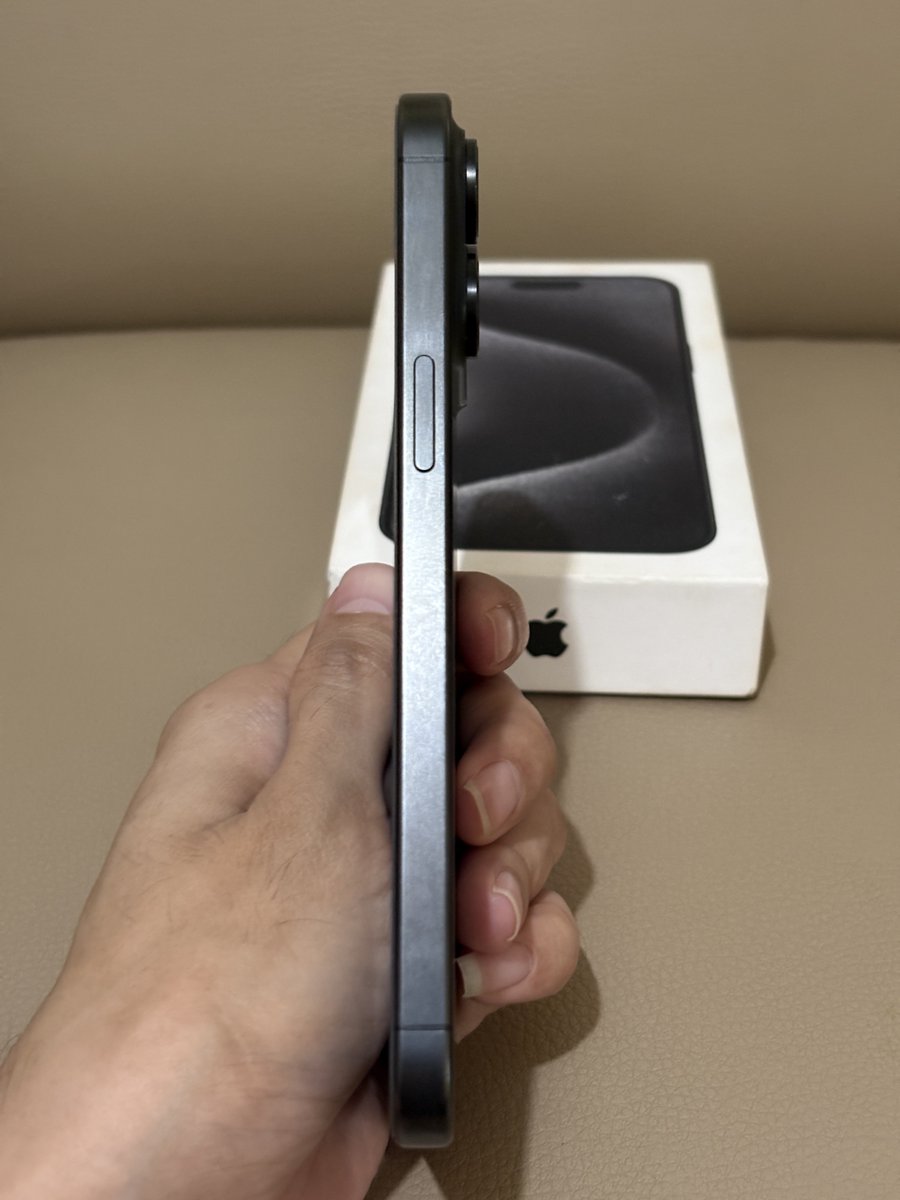 yogienwar's tweet image. WTS/Jual iPhone 15 Pro Max 256 Garansi iBox on sampe Nov 2025
Fullset bawaan original
No minus
Ori semua ga pernah servis
Body like new pisan
BH 90% on going
Rp 16.500.000
📍Bekasi/Jkt
Ijin om @bhaguz_403 @MulkyIcal @excelfangs