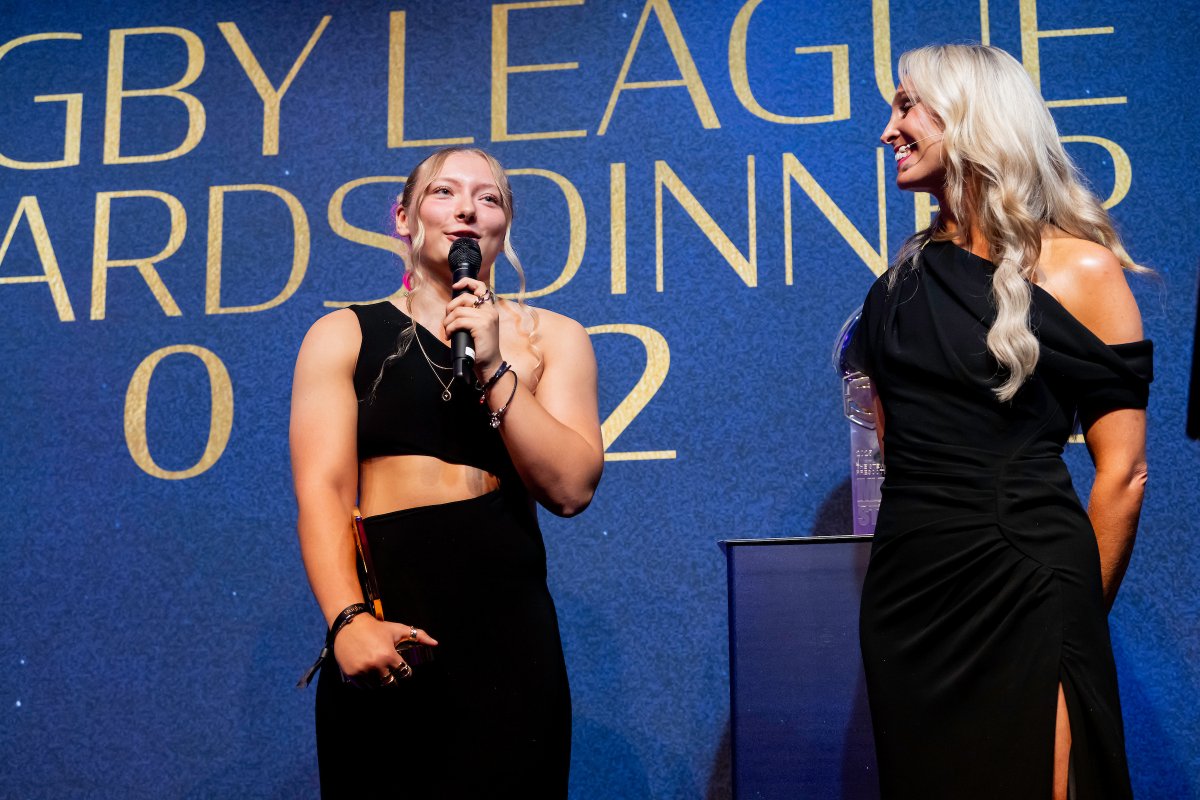 WiganWarriorsRL's tweet image. 🏆💫 Inspirational Izzy Rowe - Women&apos;s @SuperLeague Young Player of the Year! 👏 

#WWRL
