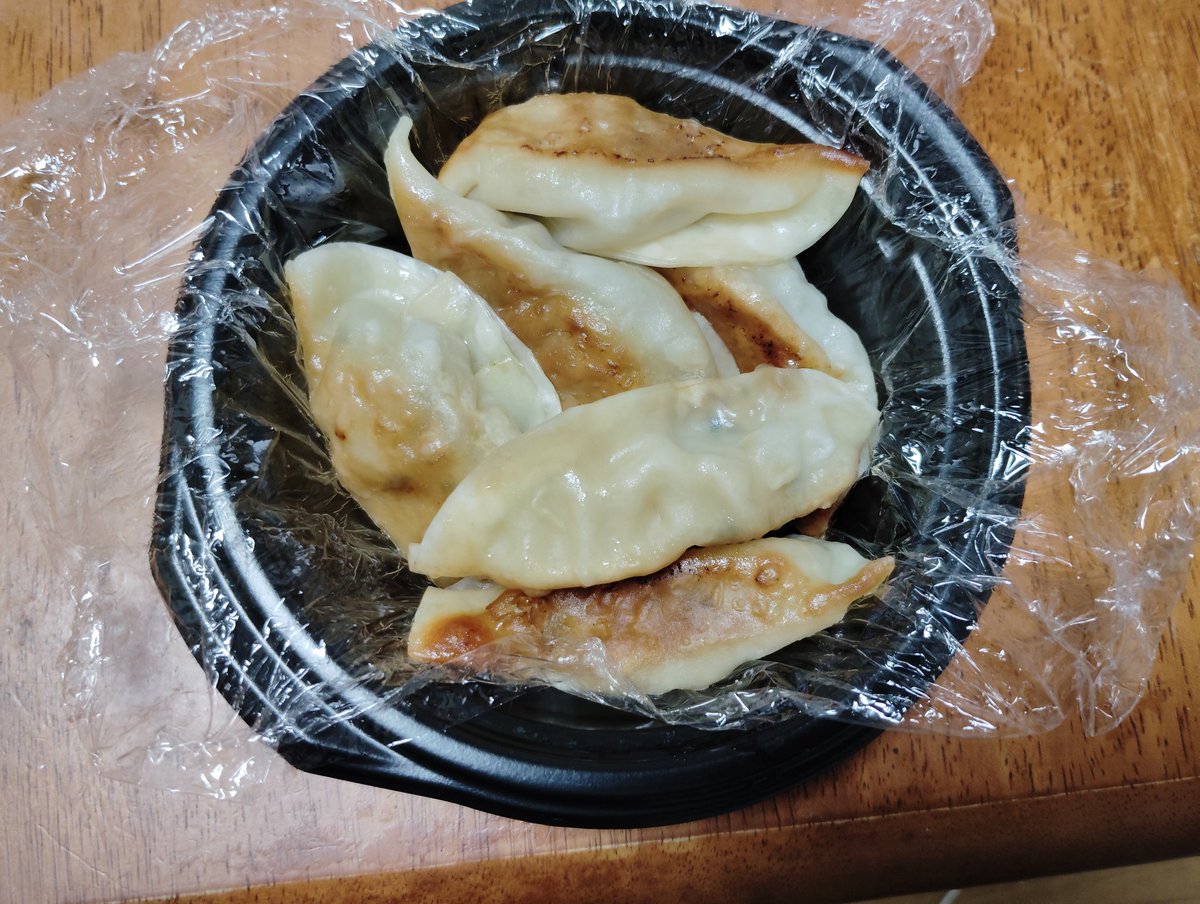 本日は茨城県稲敷市の現場配送終わりでひとまず北海道巡業に行くため１５日までトーコーお休みです！いつもご理解ありがとうございます！明日から２４時間プロレス漬けだ！ワクワクするね！北海道の皆様待っててね！私にはプロレスに理解ある息子が居ます！画像は息子の遥斗が焼いた餃子です！
#bjw