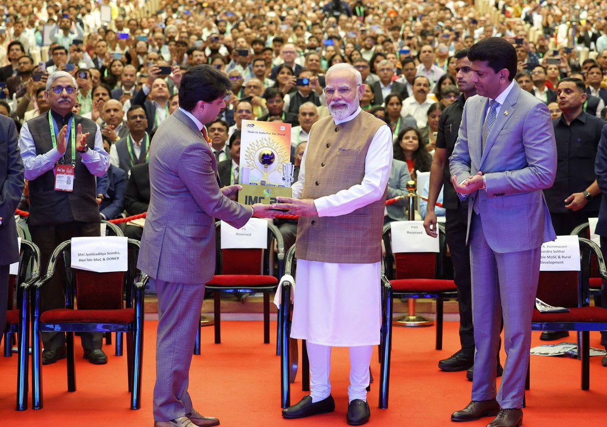 NewsNowJK's tweet image. Prime Minister Narendra Modi inaugurates the India Mobile Congress (IMC) 2025, Asia’s largest telecom and technology event, themed “Innovate to Transform.”

@narendramodi @PMOIndia @JM_Scindia @MIB_India 
#IndiaMobileCongress #Innovation #CuttingEdgeTechnology #RealTimeSystem…