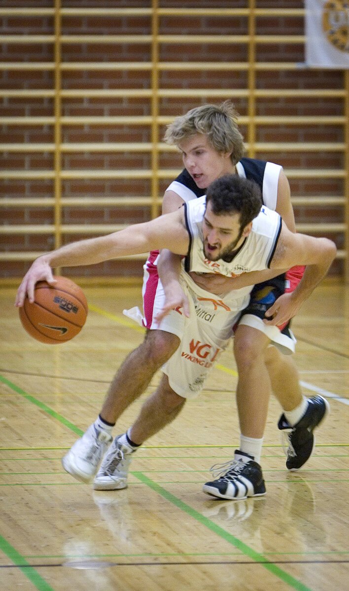 Sarcevic vastaan Nikkarinen tammikuussa 2008. Sama taistelupari luvassa illalla #korisliiga. Ja Bojan ei pidä mahdottomana, että ehkä myös ensi kaudella.

ts.fi/urheilu/6788218