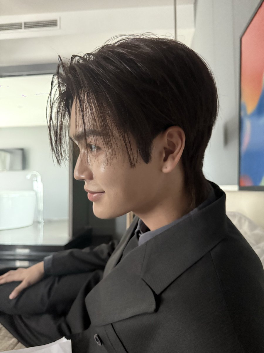 Kunlanat20's tweet photo. สว....(แคร๊ก~~) หล่อขนาดนี้ ทิมหลอกลงได้ไงก๊อน 

#MyRomanceScammerQ1
#MyRomanceScammer 
#Markjrtn https://t.co/9QcEqHNVIz
