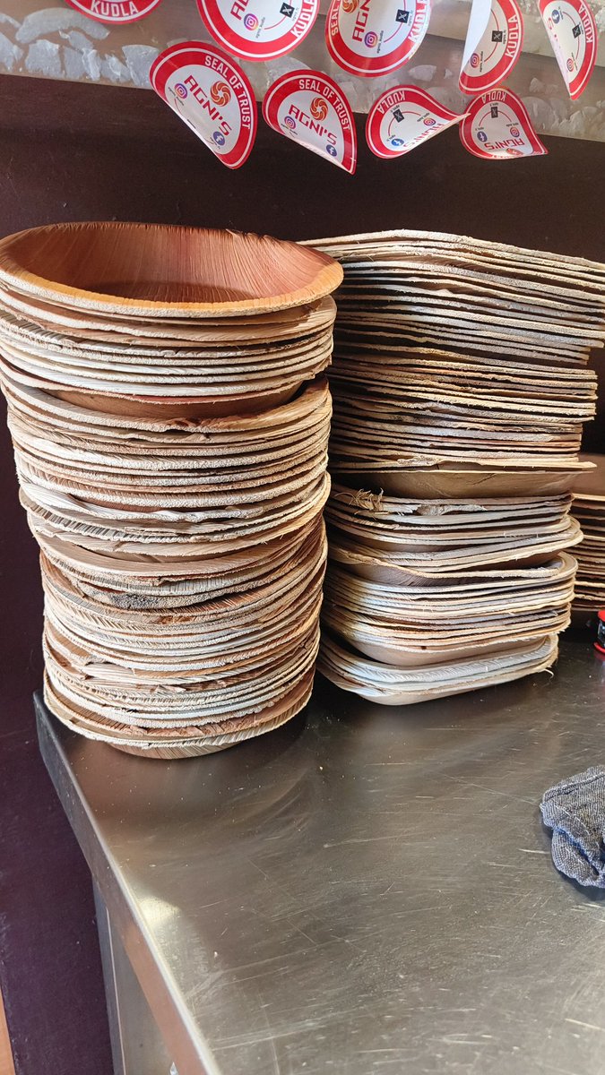 PaiRaveen's tweet photo. The invention of Arecanut Plates have been a cost saviour for me, been using it since last yr &amp; it has eliminated one of the major costs of a restaurant incur 

Crockery, Cutlery &amp; Kitchen Stewarding - all these unnecessary costs GONE

Biodegradable as well so ESG points🫣

😁 https://t.co/wvNd8HJJft