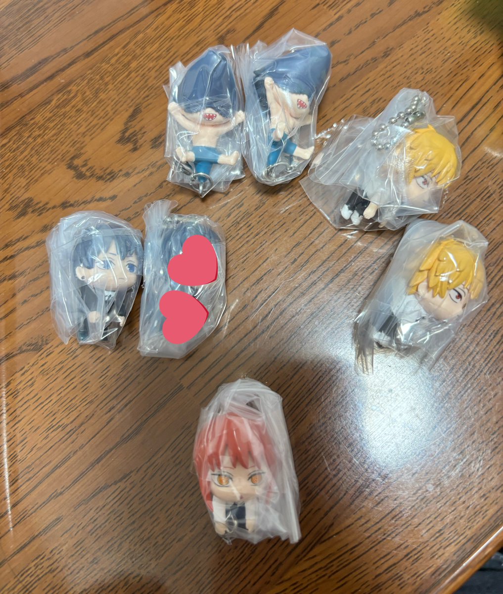 ox_dai's tweet photo. チェンソーマン つまんでつなげてマスコット1 交換

求：天使の悪魔

譲：デンジ2、アキ1、ビーム2、マキマ1

現在池袋にいるため手渡し可能です。
郵送での交換も可

お心当たりのある方がいらっしゃいましたらよろしくお願いいたします^ ^ https://t.co/1ibljKcBm9