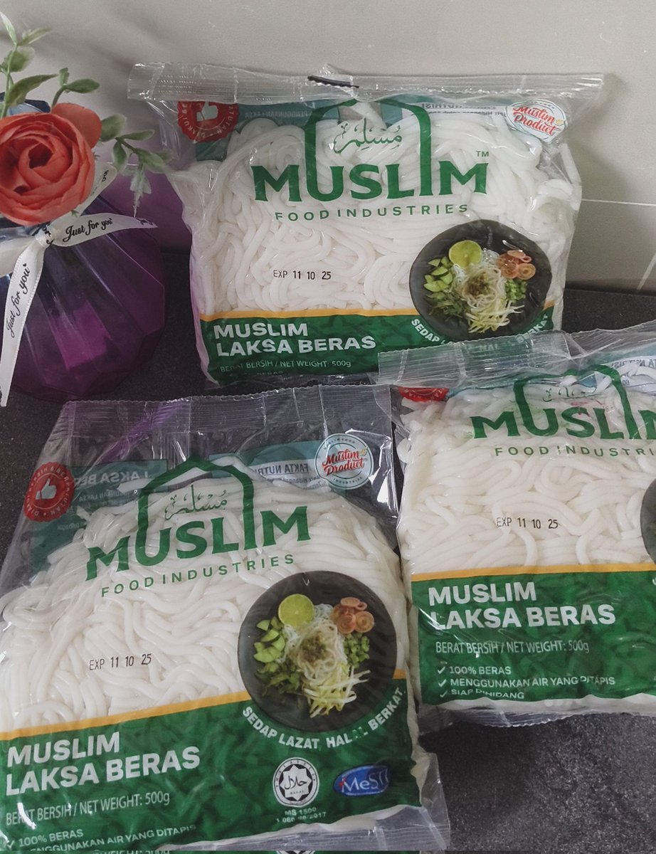 Bdayatul's tweet image. Kalau tengah plan nak buat majlis, open house, jamuan sekolah anak pun sesuai sangat. Tekstur dia lembut, budak-budak pun suka✨
Kadang makan kosong 
macam tu je tanpa kuah☺️
Dapatkan disini ⬇️
s.shopee.com.my/BL1bxbWOH

 #laksa #laksaberas #sedap #mudahdancepat #halal #masakan