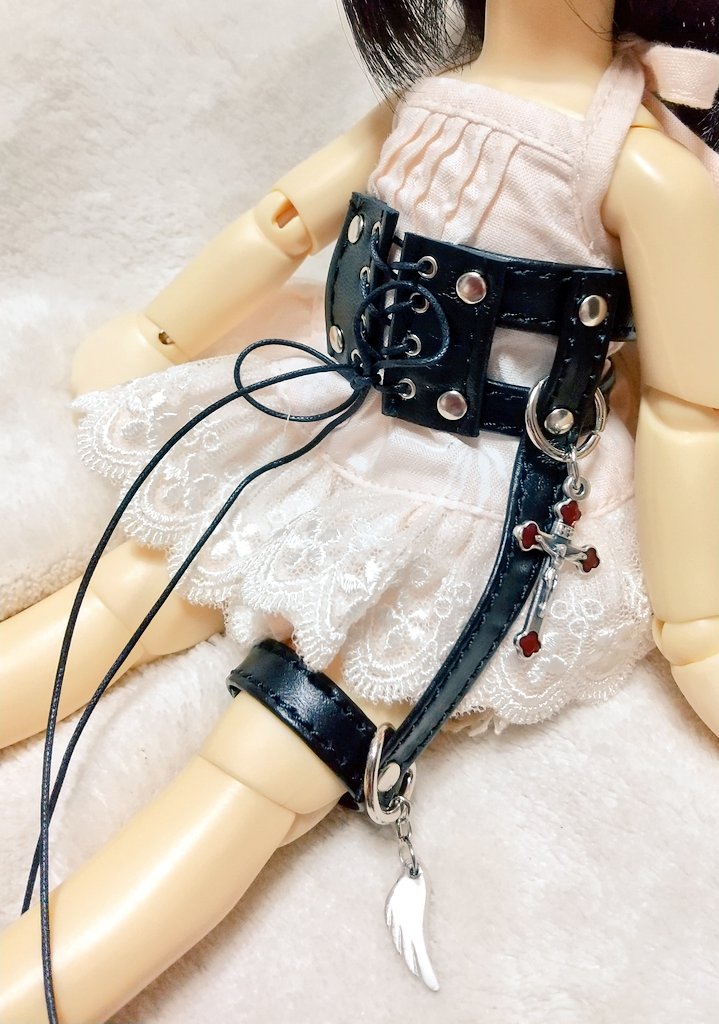 ←MSDサイズコルセット
→幼SDサイズコルセット二種
ちっちゃくてかわいい～✨✨✨
着用すると、なおかわいい！！
と、一人楽しんでおります( *´艸｀)✨
たまにしか小さいサイズで作らないので、イベントで見ていただけたら嬉しいです✨

#ドルミス60販売