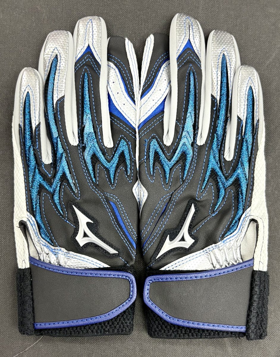 t_chofu_bb's tweet image. ☆ミズノJr.バッティンググローブ入荷☆
限定ジュニアシリコンパワーアークDIレプリカ入いたしました🥎
スイング時のパワーロスを最小限に抑えインパクトへ繋げます!!
#ミズノ
#バッティンググローブ
#パワーアーク
#ジュニア
#限定
#レプリカ
#村上宗隆
#イチロー
#ときわスポーツ
#調布