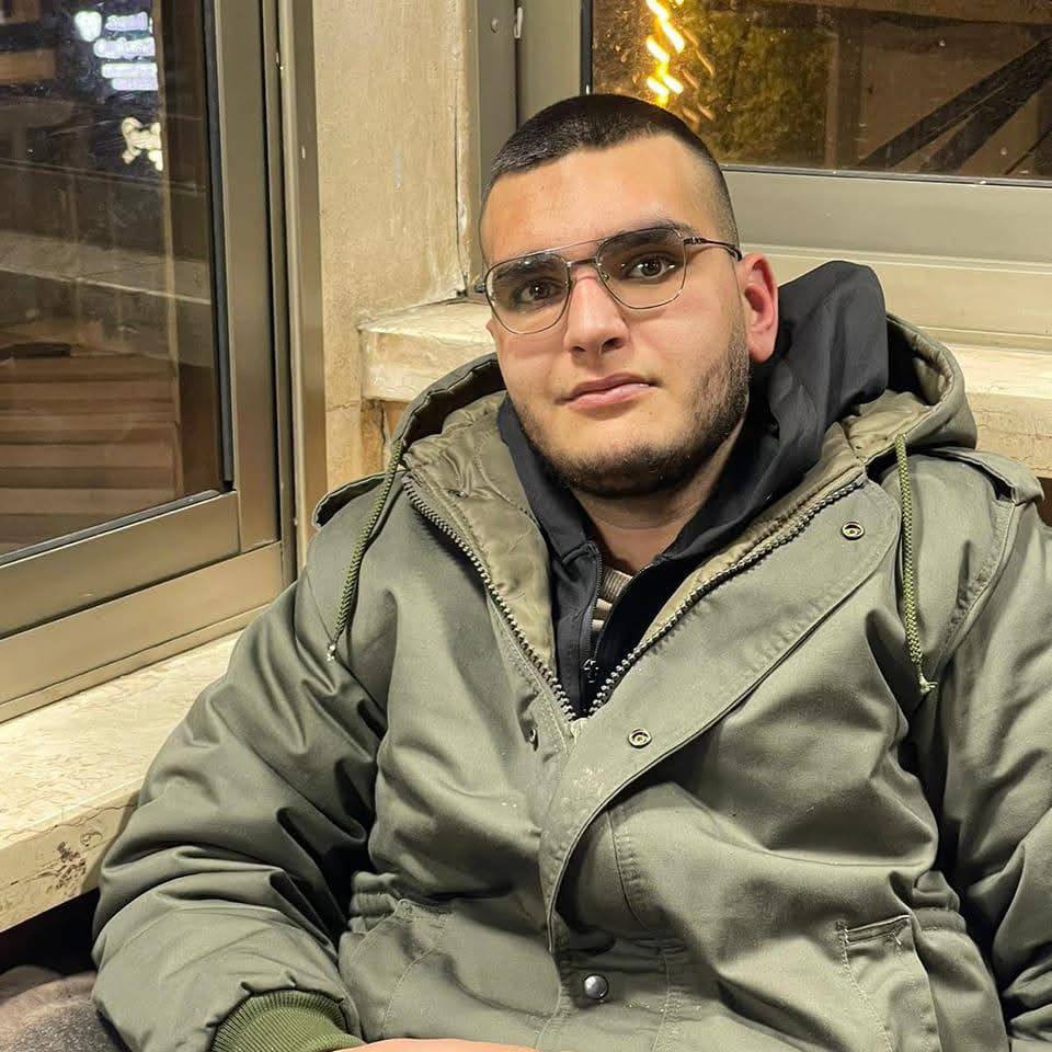 zilzal___'s tweet photo. The prisoner Ahmed Hatem Khdeirat (22), from Al-Dhahiriya, #AlKhalil, has ascended to martyrdom in "israeli" prisons. His health severely deteriorated at "Soroka" hospital due to medical neglect by the occupation, despite suffering from chronic diabetes and scabies. https://t.co/1y9522JrGy