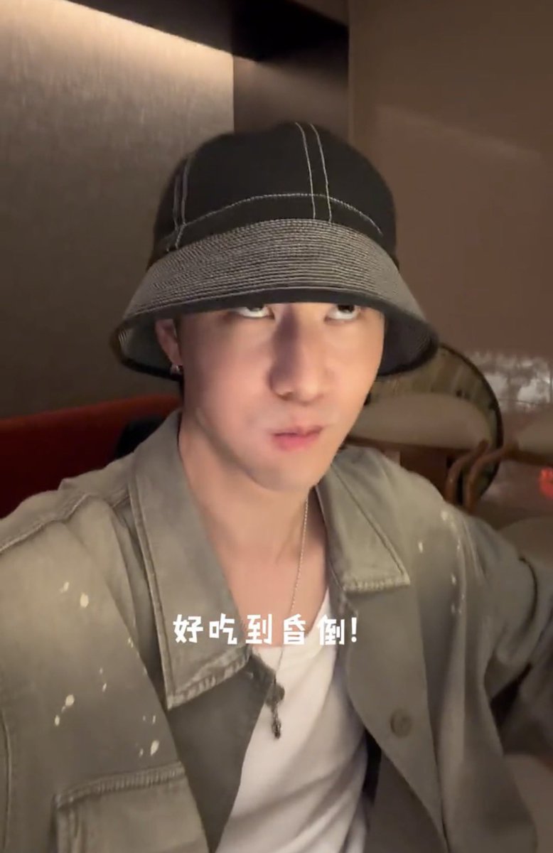 mtuan96s's tweet photo. พฤติกรรมเลียนแบบ https://t.co/jcqi2vEbyd