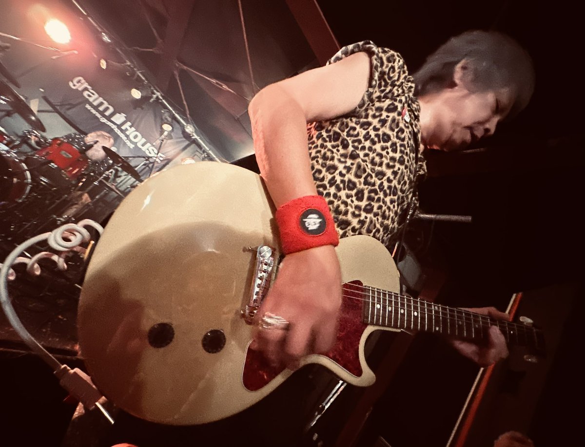 bossrin8's tweet photo. 10/5(日)
伊那グラムハウス
TERRY &amp; The SuperBattery

ライブハウスでのTERRY &amp; The SuperBattery久しぶり！まさかの1番目で1曲目聴けなかった😭やりたい放題久しぶりに聴けてぶち上がる！モーターバイク、SING A SONGもやったよ！
最高❤️‍🔥最高❤️‍🔥 https://t.co/Zu7FsuYH8w