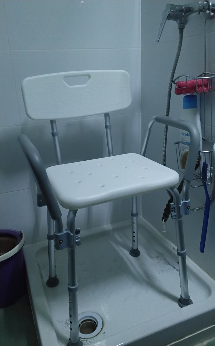 Tenemos silla nueva en la oficina 

La que compré con la última PUA me ha durado muy poco y como <a href="/gencat/">Generalitat de Catalunya</a> <a href="/dsocialscat/">Drets Socials i Inclusió</a> no convocan la nueva PUA ni tampoco dejan pedir la misma ayuda técnica antes de 3 años

amzn.eu/d/i4VvNY1