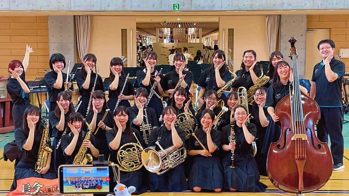 MGwindorchestra's tweet image. 10/4〜10/5に秋桜祭を行いました🌼

定番の｢宝島｣や、コンクール曲｢風の臨界点｣、｢September｣など、幅広い曲を演奏させていただきました！🥰

沢山のご来場や拍手をいただけて嬉しかったです！💛

ご来場くださった皆様、ありがとうございました！🙇🏻‍♀️

 #水戸女子高等学校吹奏楽部
 #吹奏楽