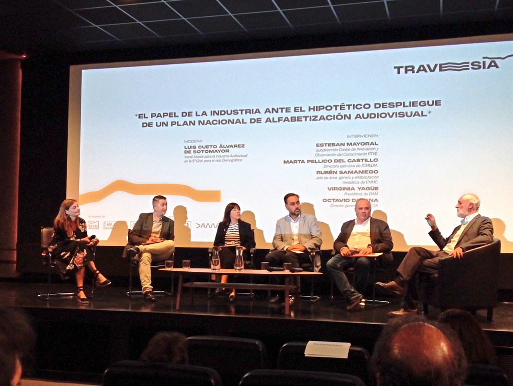 Luminaria Arte y aprendizaje tweet media