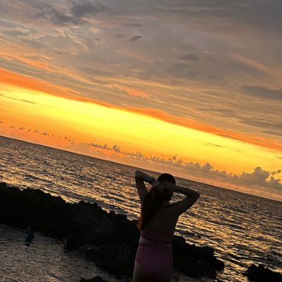 bebejoy14's tweet photo. “Let's go somewhere the sun kisses the ocean." https://t.co/KuFpj3guct