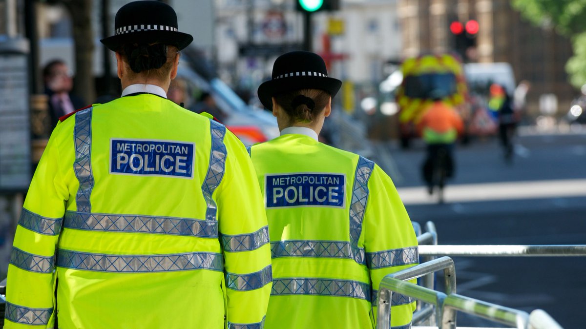 Richmond Council has restated its condemnation of Met Police proposals to remove the 24/7 public police front counter from Twickenham. (1/3)