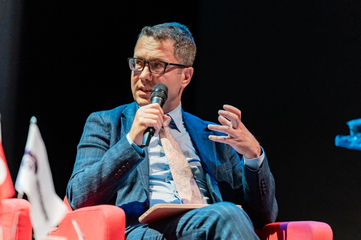 Sempozyumun <a href="/AvArzuOguz/">Prof. Dr. Arzu Oğuz</a> moderatörlüğündeki Hukuki Akort: Hak Yönetiminde İdari ve Yargısal Uyuşmazlıklar başlıklı II.Oturumunda ise; #telif birliklerinin idari ve mali denetimi ile hukuki uyuşmazlıklarda ön plana çıkan hususlar ve teknolojinin telif haklarına etkileri tartışıldı.