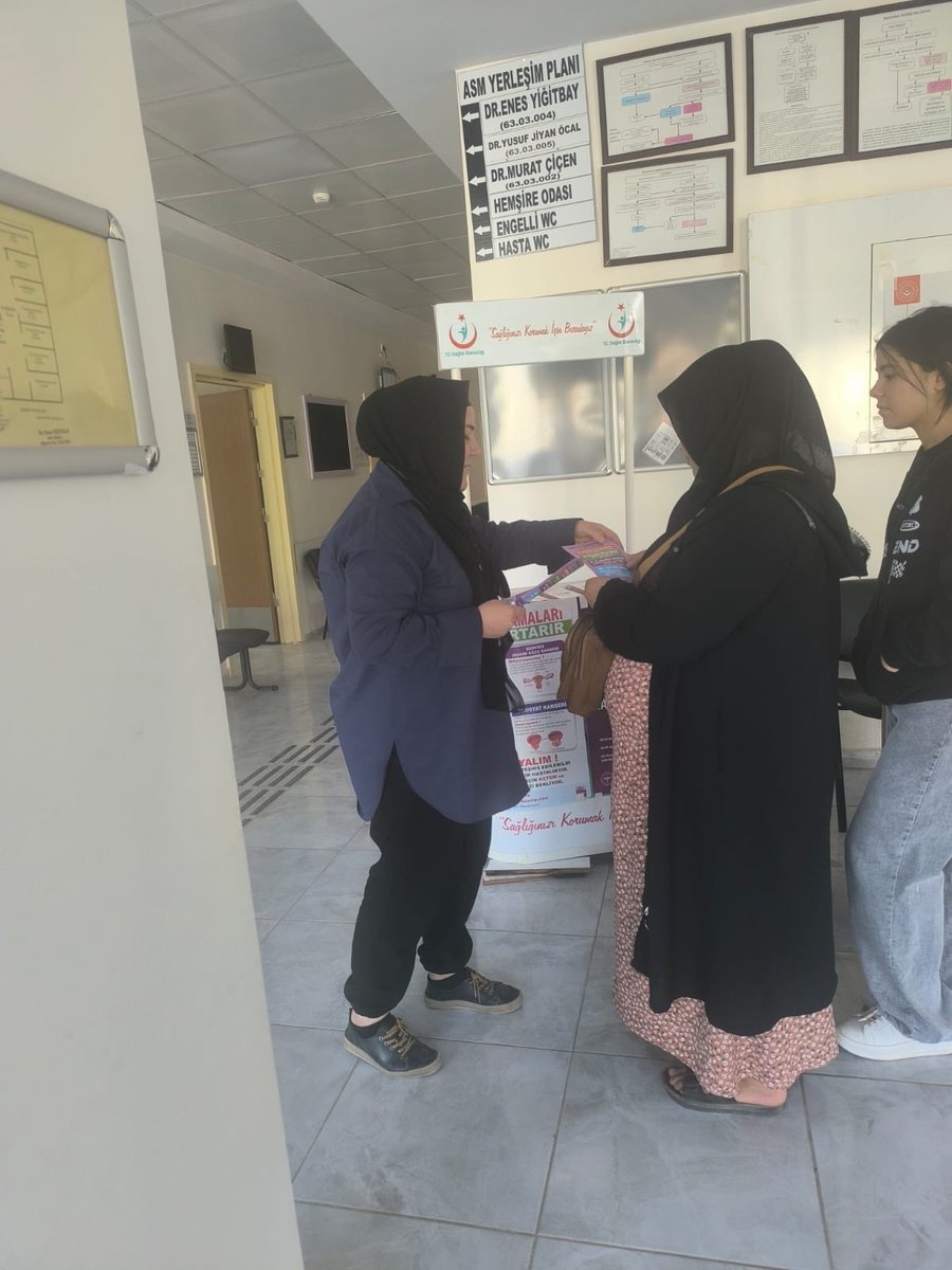 Bozovaism's tweet photo. Bozova İlçe Sağlık Müdürlüğü personelleri tarafından Meme Kanseri Farkındalık Ayı kapsamında Bozova 1 Nolu Aile Sağlığı  Merkezinde stand açılmış olup gelen hastalara Kanser Taramaları hakkında bilgilendirme yapılıp,broşür dağıtılmıştır. #DoğalOlanNormalDoğum
@merva_nimetoglu https://t.co/1TBwrR7ee0