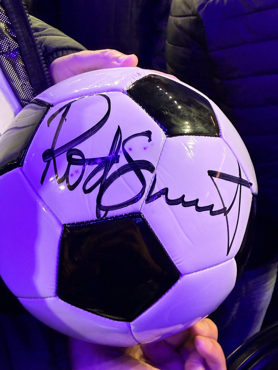 _m_o_n_c__'s tweet image. The legend: Sir Rod Stewart 
Qué pinche maravilla fue verlo en vivo 💎💎💎💎🪩🔥🤍💓 #RodStewart