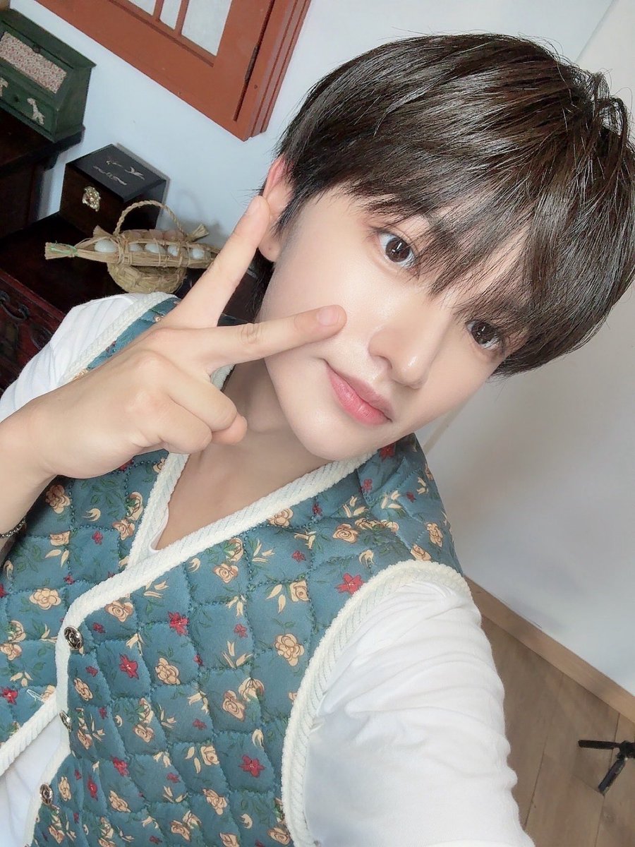 [#빛] 

연휴가 끝나간다아

#BAE173 #비에이이173
#BIT