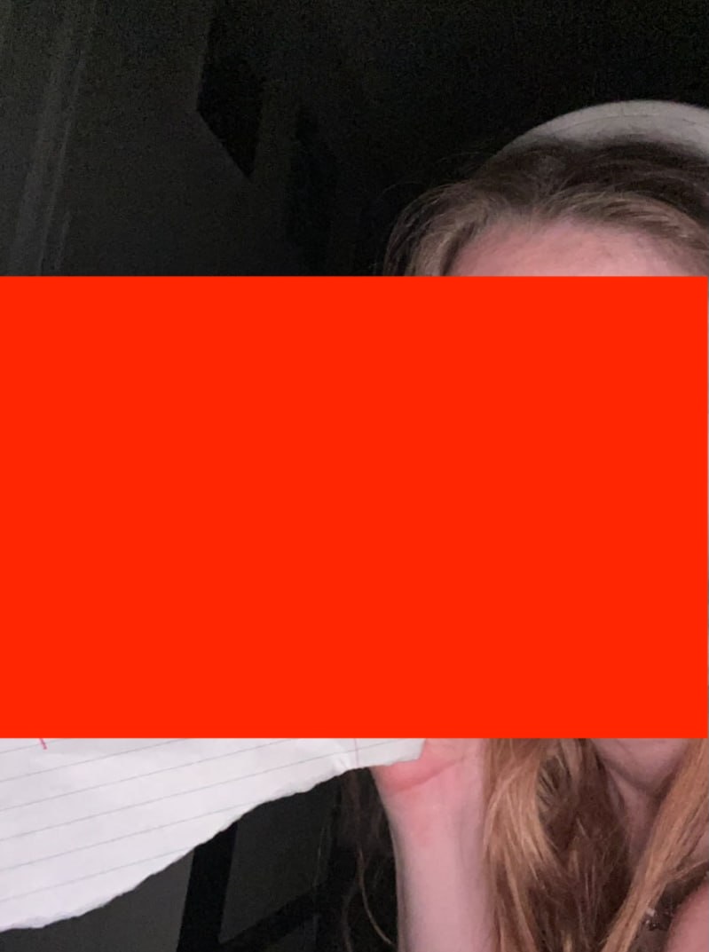 IntCyberDigest's tweet image. 🚨 The Discord breach is worse than expected!

- 1.5 TB of data
- Over 2 million government ID photos
- Threat actor publishes some user data due to Discord&apos;s inaction

Sample of a user showing her face, ID, and a written note: