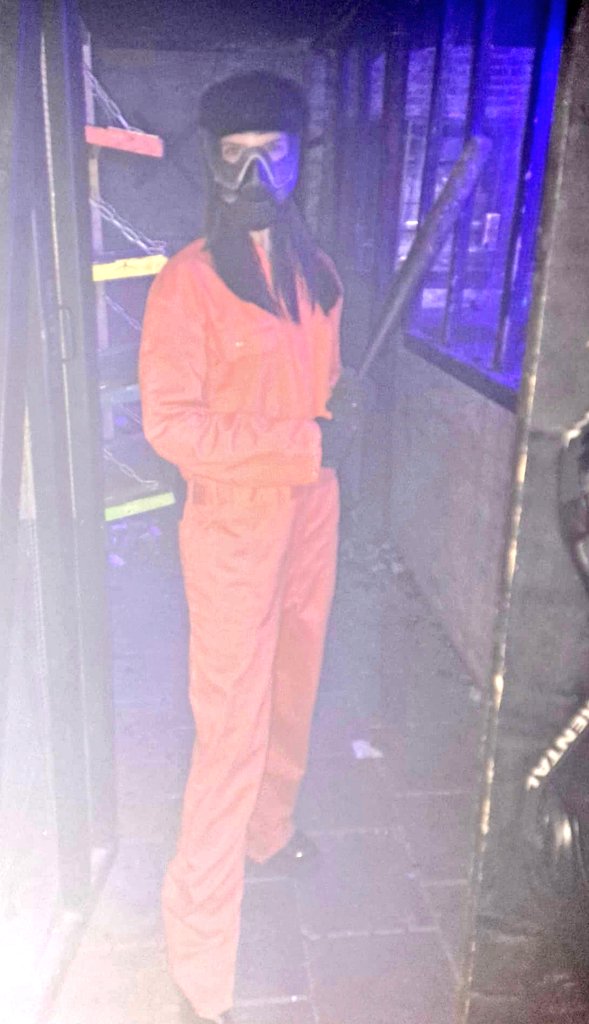 Eigenlijk zou ik je ballen moeten slopen met deze knuppel omdat jullie zo triest en bang zijn om mij te benaderen😈😈😈

#findom #findomnl #femdom #tikkieslaaf #paypig #humanatm #geldslaaf #finsub #walletdrain #feet #findombe