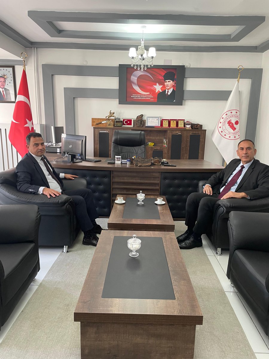 Erzincan İl Emniyet Müdür Yardımcısı Sn. Zafer Menekşeoğlu İl Müdürlüğümüzü ziyaret etmişlerdir.Kendilerine nazik ziyaretlerinden dolayı teşekkür ederiz.
<a href="/vahap_yilmaaz/">Vahap YILMAZ🇹🇷</a>