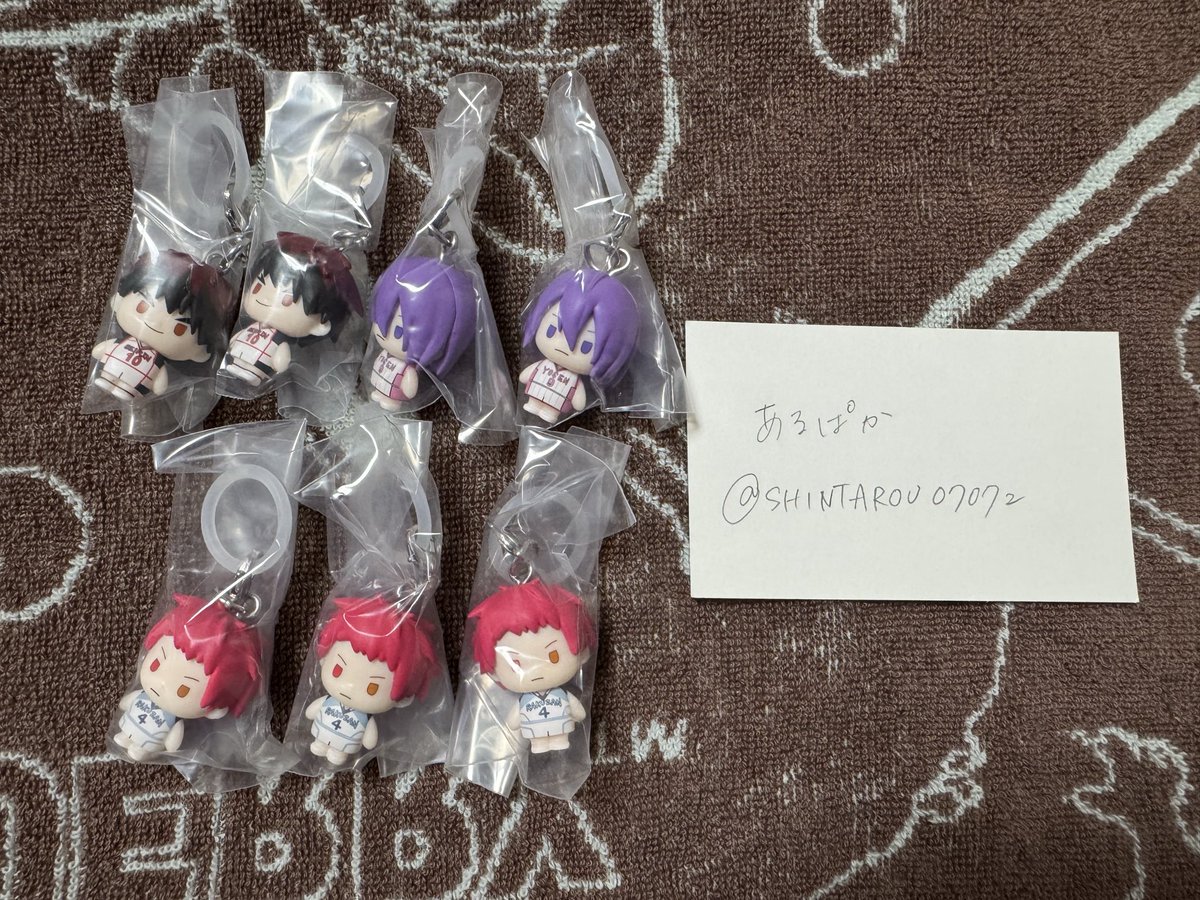SHINTAROU07072's tweet photo. 【交換希望】黒子のバスケ　黒バス　めじるしアクセサリー

譲：火神2・紫原2・赤司3

求：緑間

郵送希望です

通知不良（スパム判定されてる方…？）ありますので、反応ない場合お手数ですが再度お声掛けお願い致します。 https://t.co/qGDVID89XE