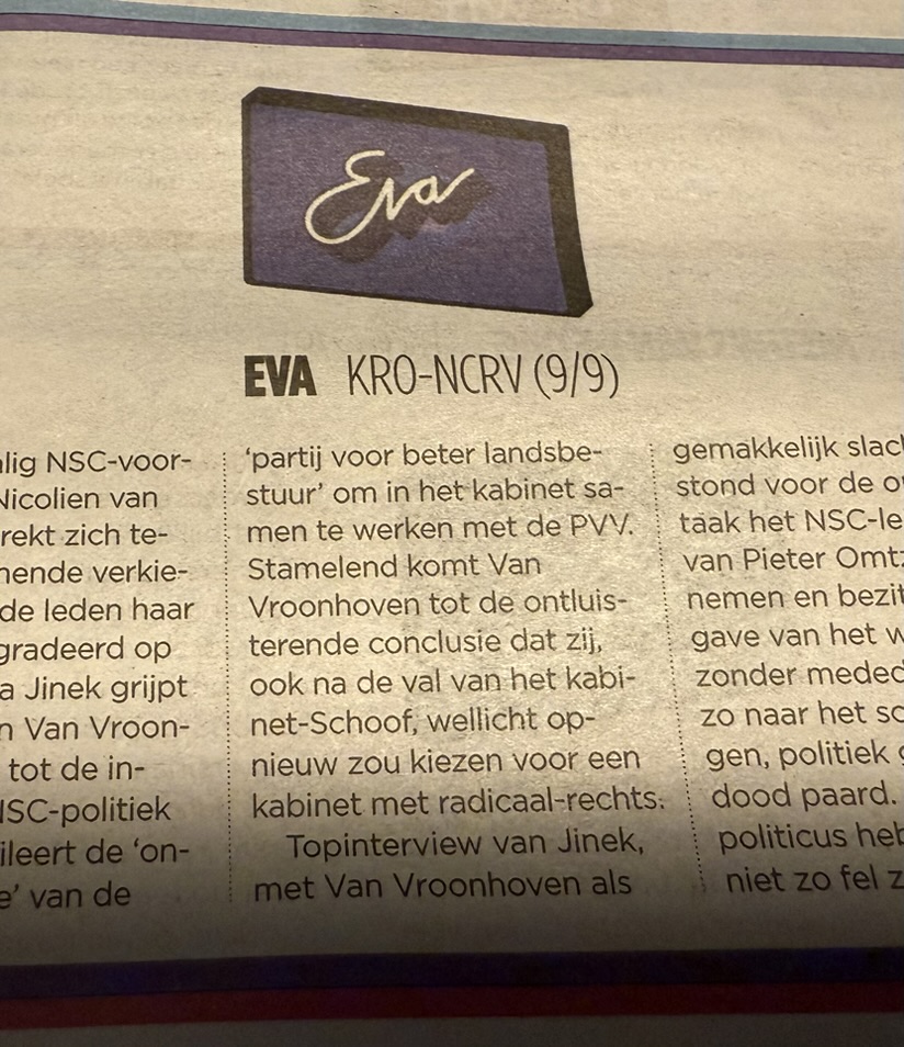 Misschien een extra <a href="/AVROTROS/">AVROTROS</a> logootje in het decor van #EvaJinek, speciaal voor de mediaredactie van de <a href="/volkskrant/">de Volkskrant</a> ? <a href="/KroNcrv/">KRO-NCRV</a>