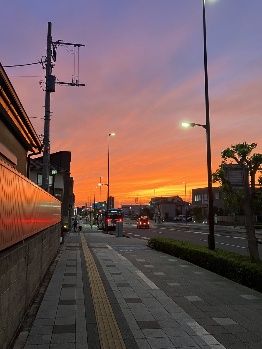 HideTaka3333's tweet photo. 綺麗な夕焼け🌆

#夕焼け https://t.co/zQAq4ftVv6