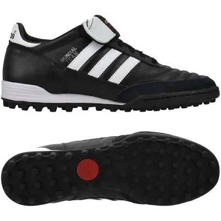 Lokalfotballen's tweet photo. Man trenger kun tre par fotballsko i lokalfotballen. Copa, Mundial Team og World cup - alle fra adidas.
Alt annet behøver vi faktisk ikke. Kanskje predator hvis du trenger mye skru på ballen.
#mimring #historie #adidas https://t.co/VFt73AErOc