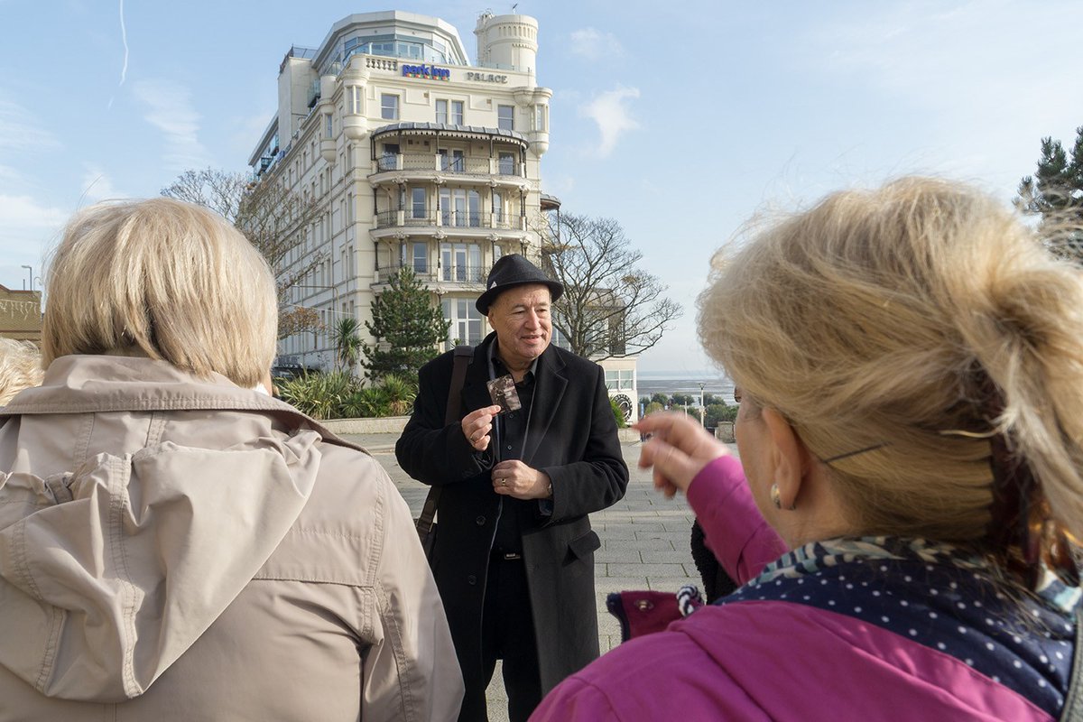 🎉MYSTERY ON SEA 
Mystery On Sea  is now in it’s 6th amazing year! Southend’s original and only 'mystorical' walking tour in the heart of our historic city.

📅 Sunday 19 October  | 3:30pm - 5:30pm
✨ Meet at Royal Square
👉 visitsouthend.co.uk/mystery-on-sea…