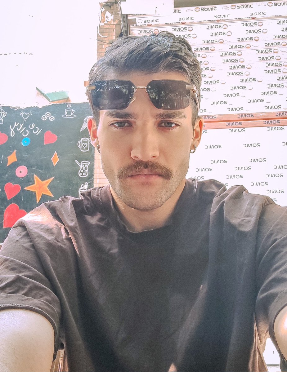 یوسُف tweet media