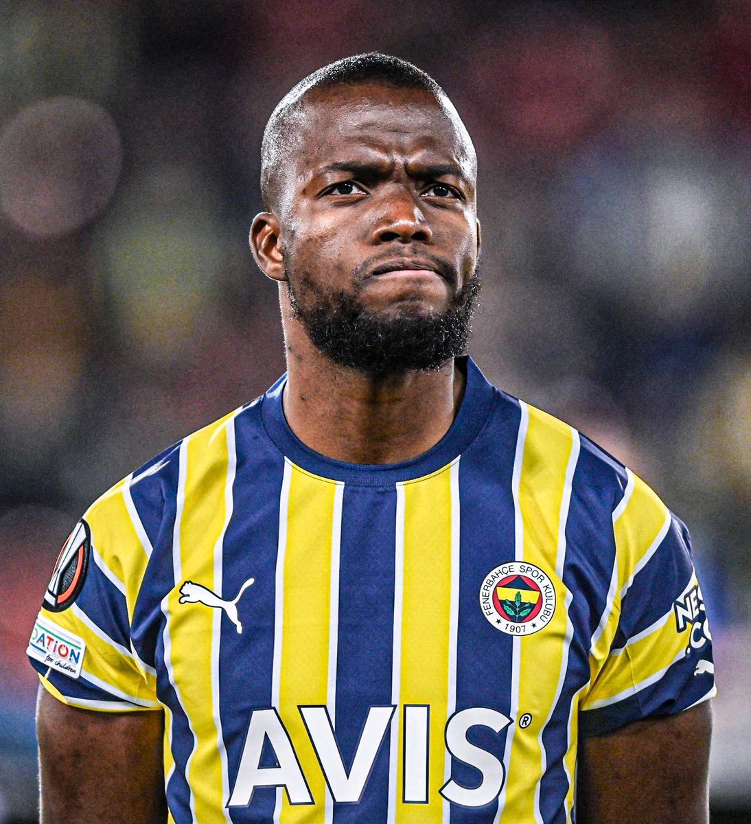 Uur19o7's tweet photo. Adamın 7 sülalesine doğduğu kabileye bile küfür ediyorduk bir sonra ki maçta çıkıp hatrick yapıyordu aq bu yeni nesil ağlak futbolcular gibi hiç sırtını dönmedi ne taraftara ne Fenerbahçe’ye https://t.co/Jnt5m3Yw8L